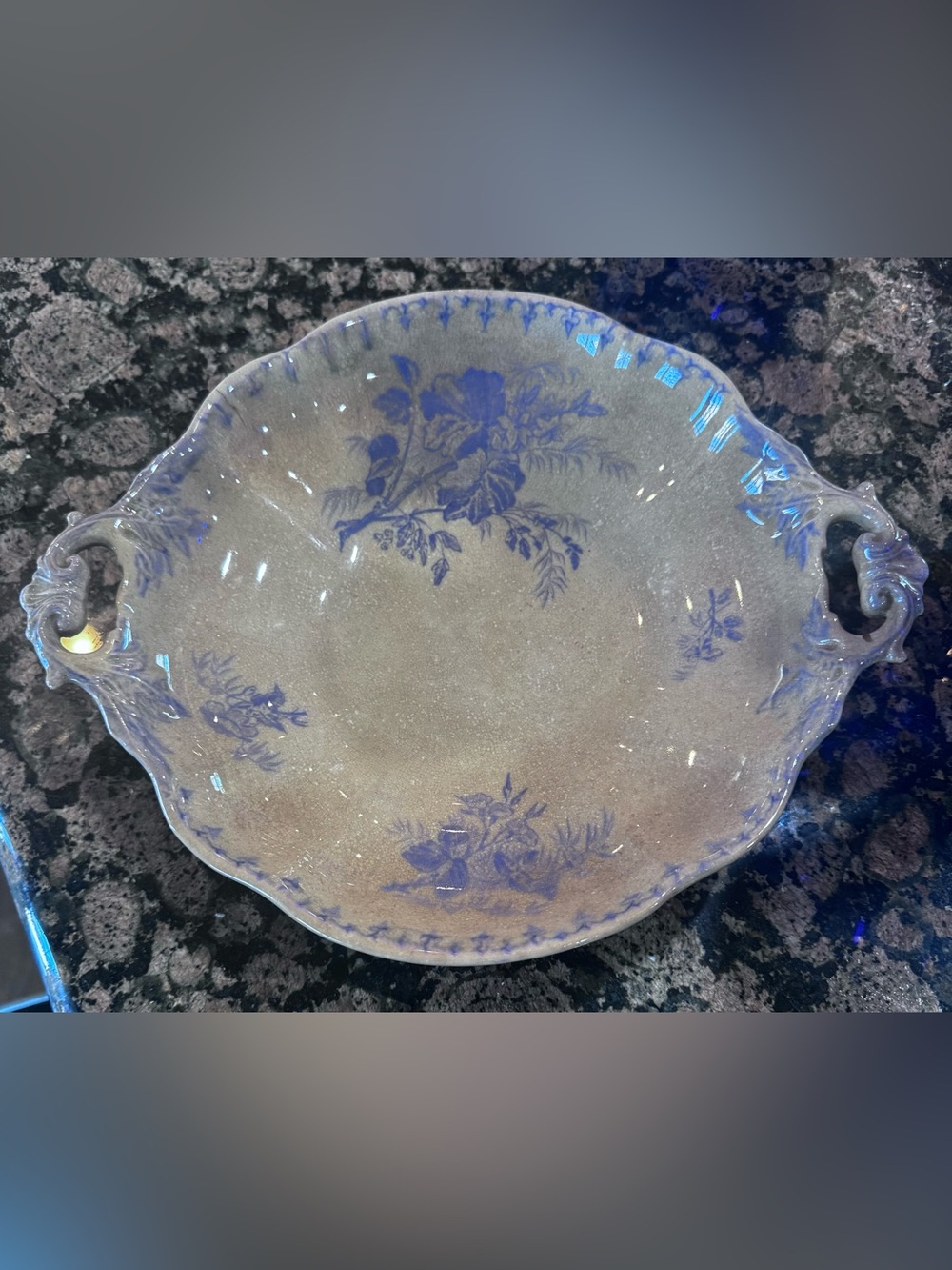 Faïence de Sarreguemines in the "Flore" pattern - French ironstone dish